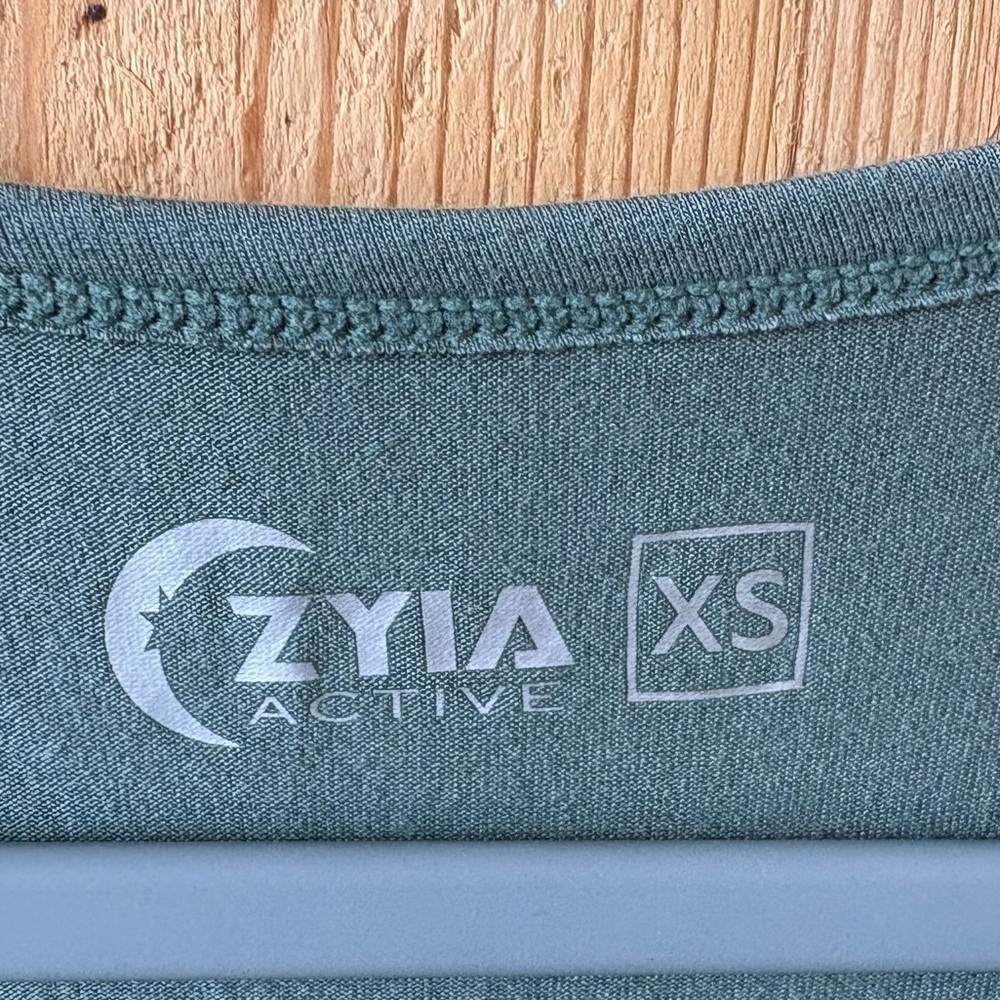 ZYIA Tank - Picture 4 of 6